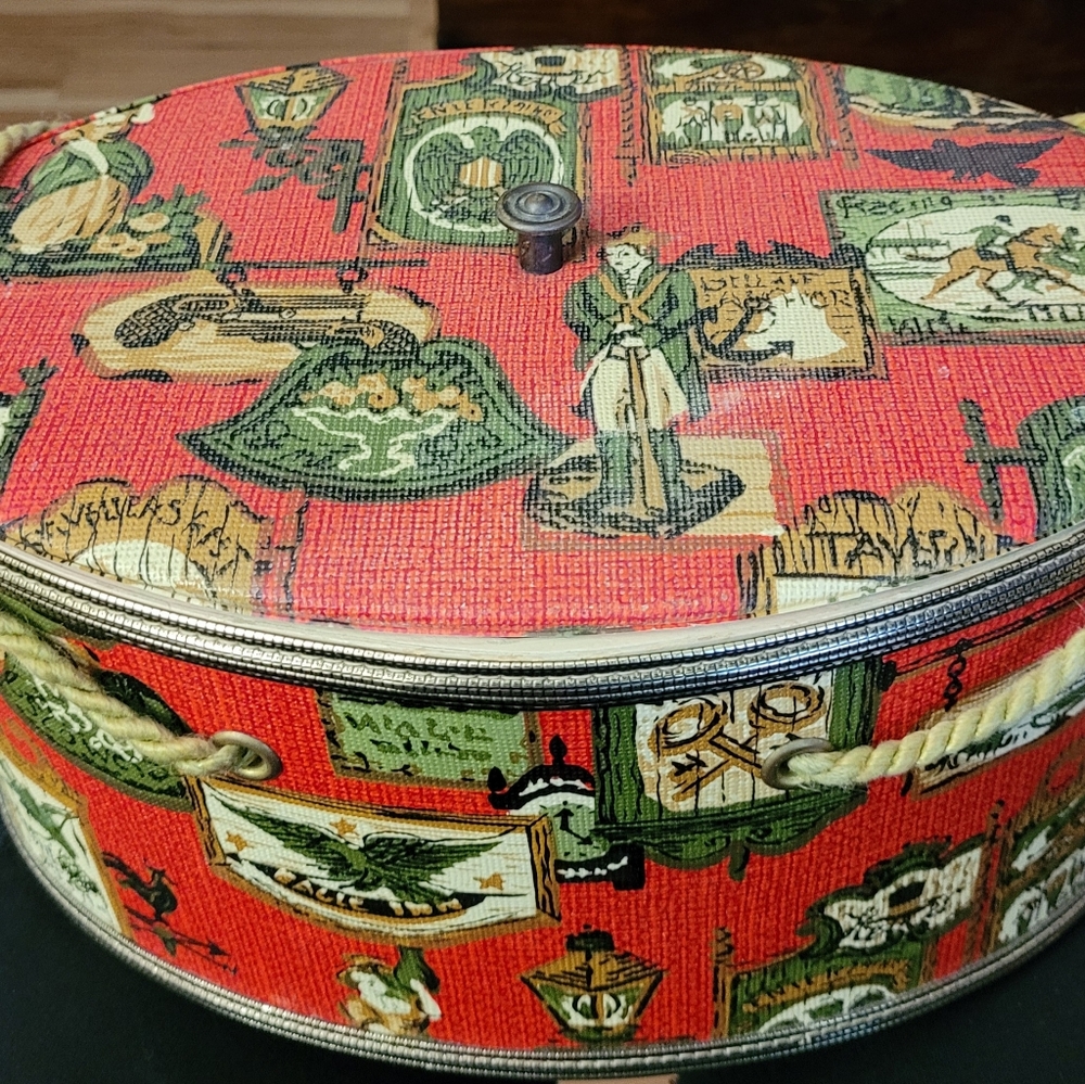 Vintage Sewing box/ storage box